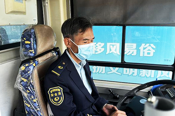 27路好人好事1.jpg 27路好人好事1.jpg